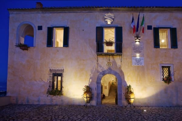 First of 5 senses lorem ipsum sit dolor et amet est vorbis