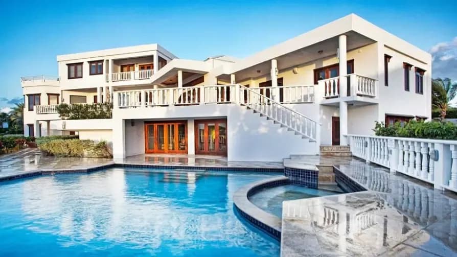 Review by Alex Draghici