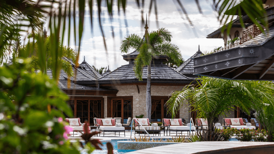 Main offer title - Live your dream, live your fantasy